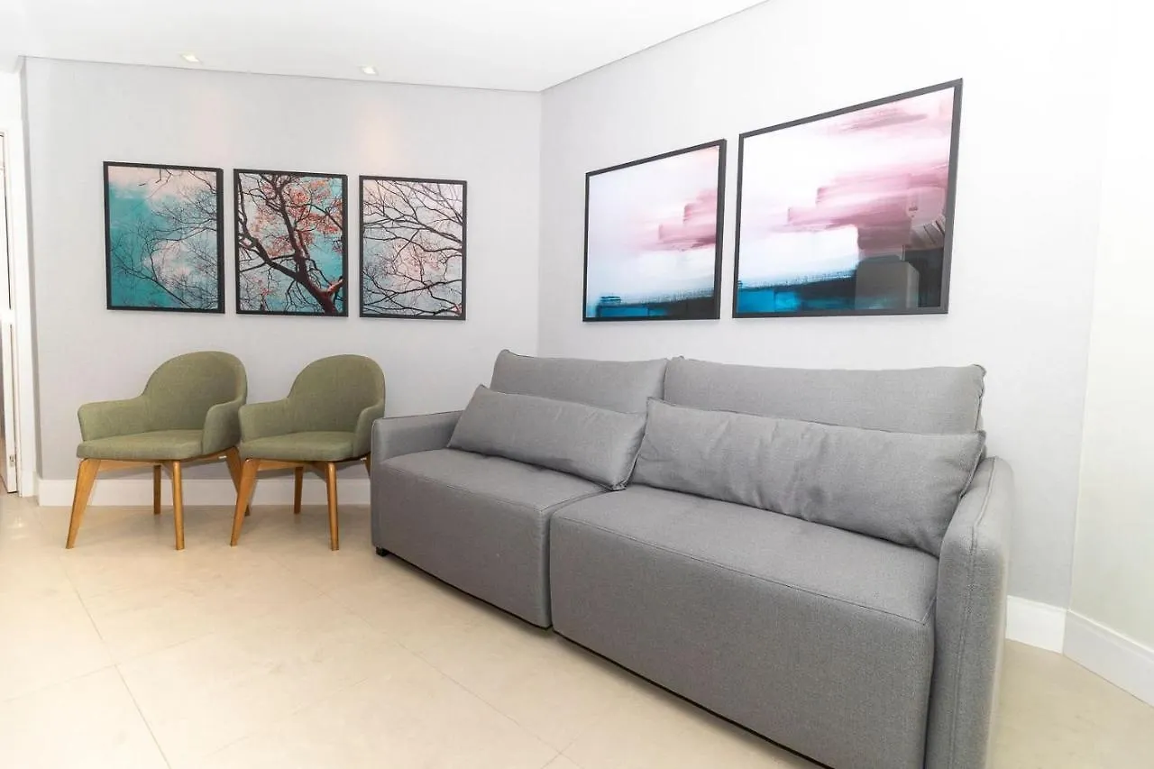 Apartment Boulevard 221D: Luxury Condo in Bombinhas Center with Pool and 24/7 Security