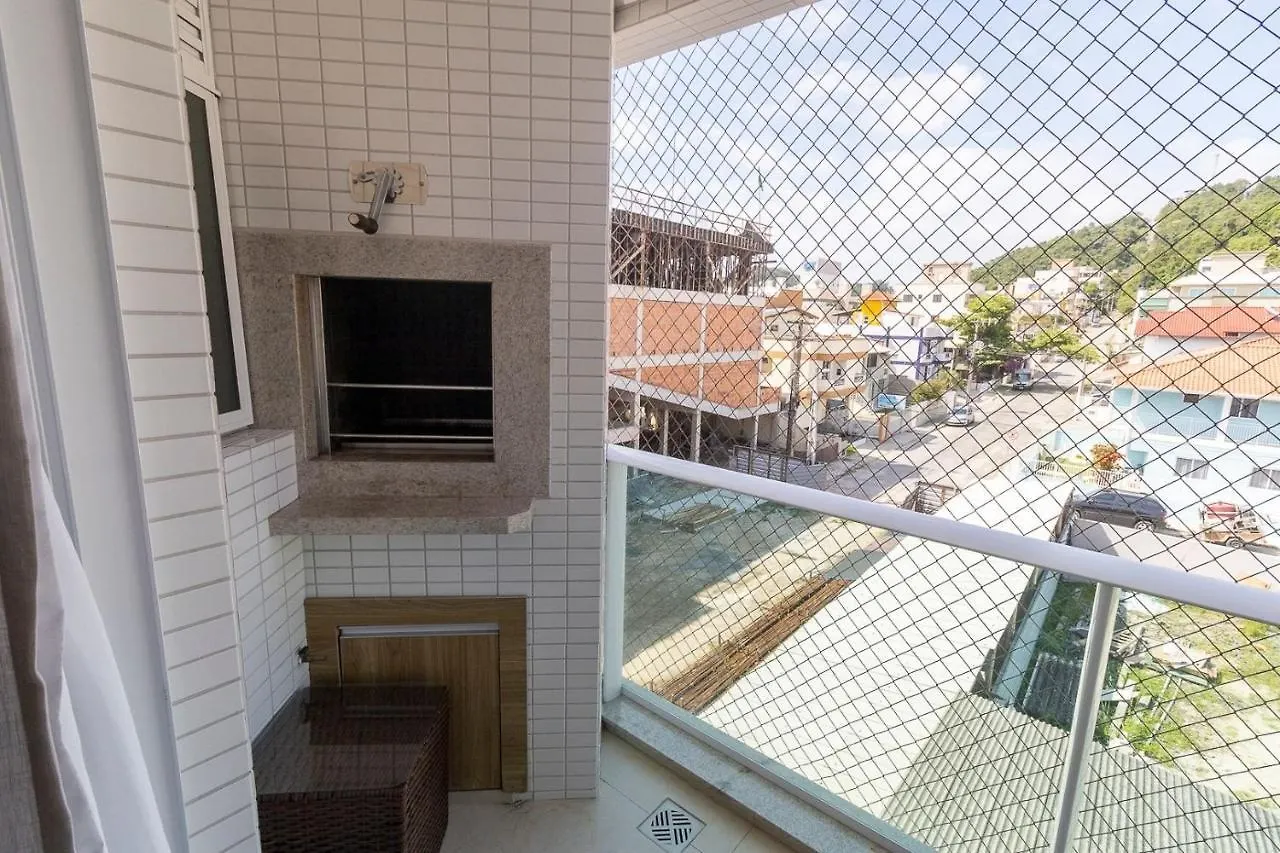 Apartment Boulevard 221D: Luxury Condo in Bombinhas Center with Pool and 24/7 Security