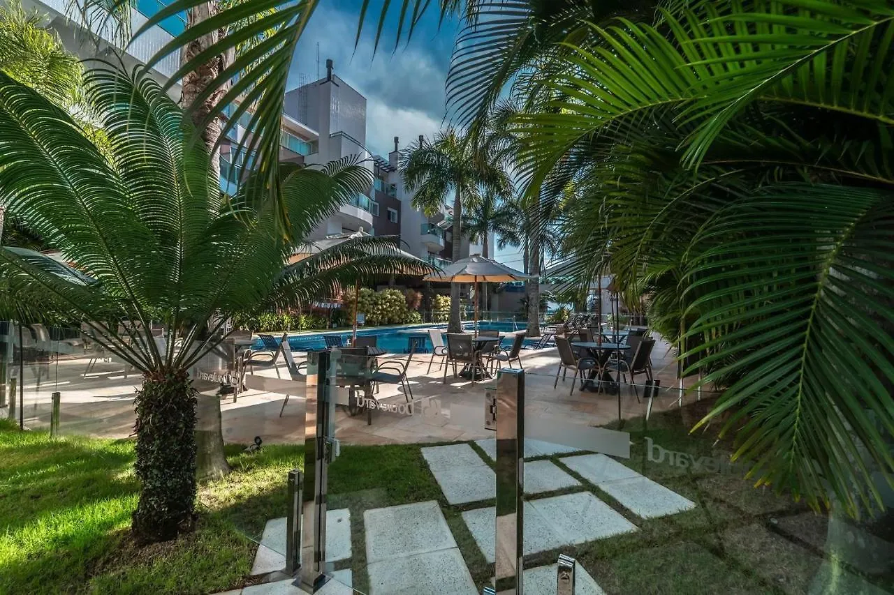 Boulevard 221D: Luxury Condo in Bombinhas Center with Pool and 24/7 Security