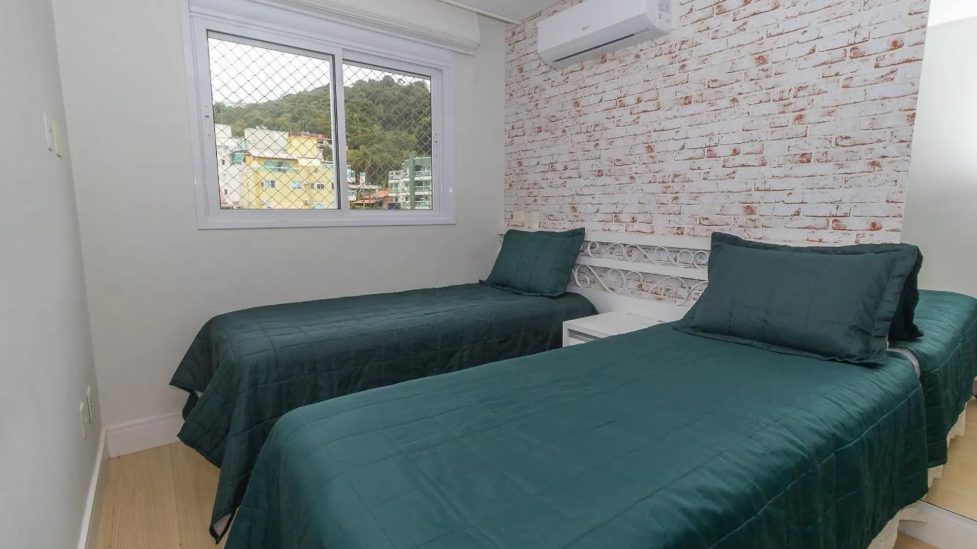 Apartment Boulevard 221D: Luxury Condo in Bombinhas Center with Pool and 24/7 Security Brazil